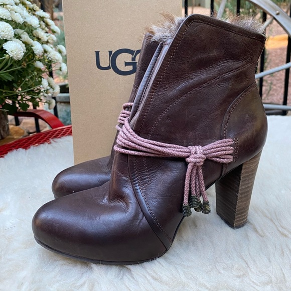 Ugg fashion booties size 7 - Picture 1 of 4